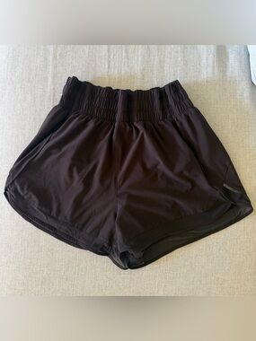 Athleta Mesh Racer High-Waisted 3” Shorts in Black